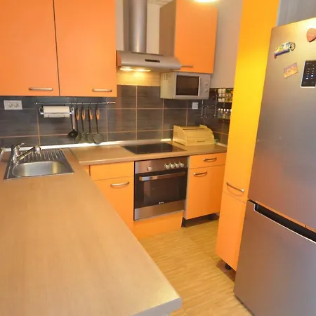 Anna's Two Terrace Apartman